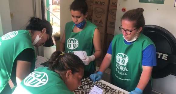 Voluntários se mobilizam para ajudar vítimas das chuvas em MG