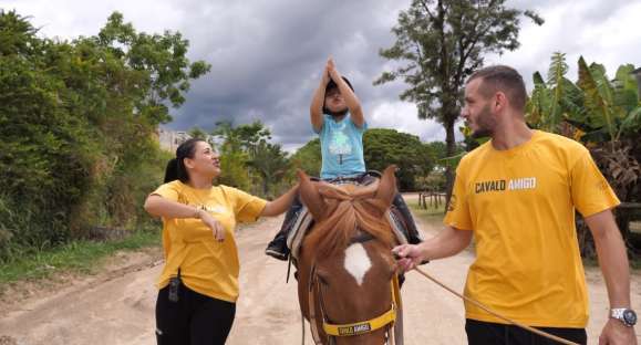 Equoterapia ajuda no desenvolvimento de habilidades motoras