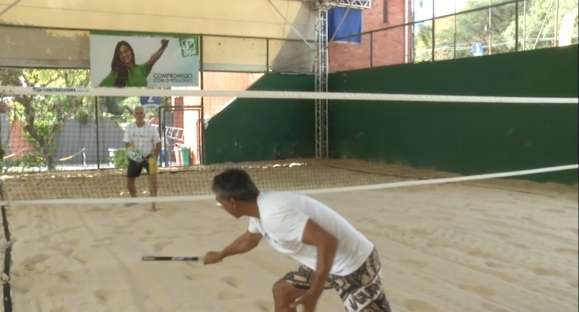 Beach tênis ganha cada vez mais novos adeptos