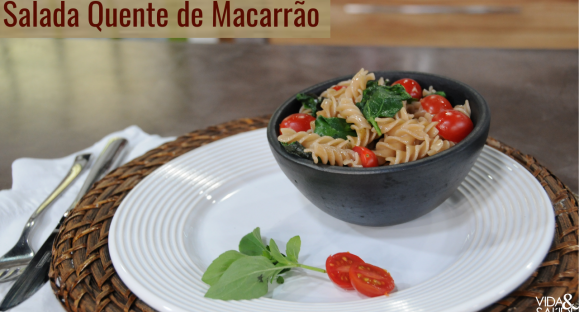 Receita: Salada Quente de Macarrão