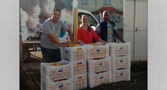 Pomar Solidário reúne excedentes de frutas e verduras para doação