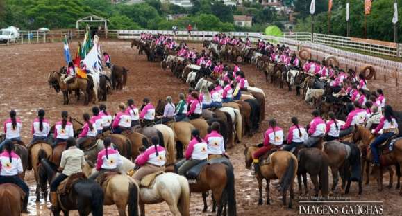 Rodeio Feminino Estrelas do Laço é adiado para 2021