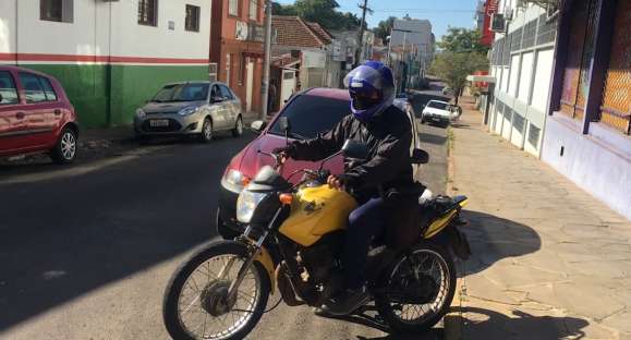 Pandemia aquece mercado para motoboys em Cachoeira do Sul