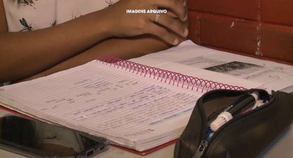 Escolas públicas do RS começam aulas remotas na próxima segunda-feira