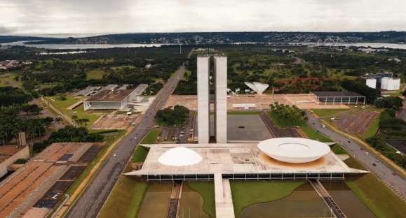 Senado deve votar nesta terça-feira adiamento das eleições 2020