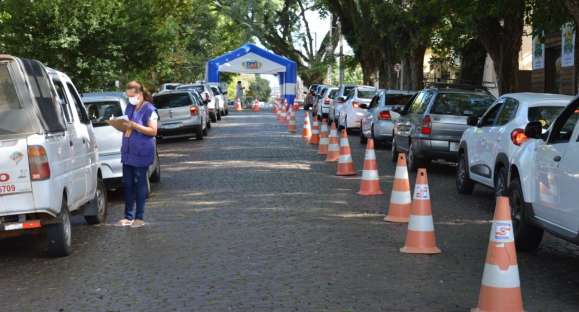 Sexta-feira vai ter drive-thru para as segundas doses em Cachoeira do Sul