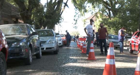 Veja quem deve se vacinar nos drive-thrus quinta e sábado em Cachoeira